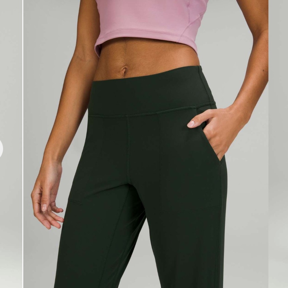 Lululemon Align High-Rise Cropped
Jogger

Rainforest Green